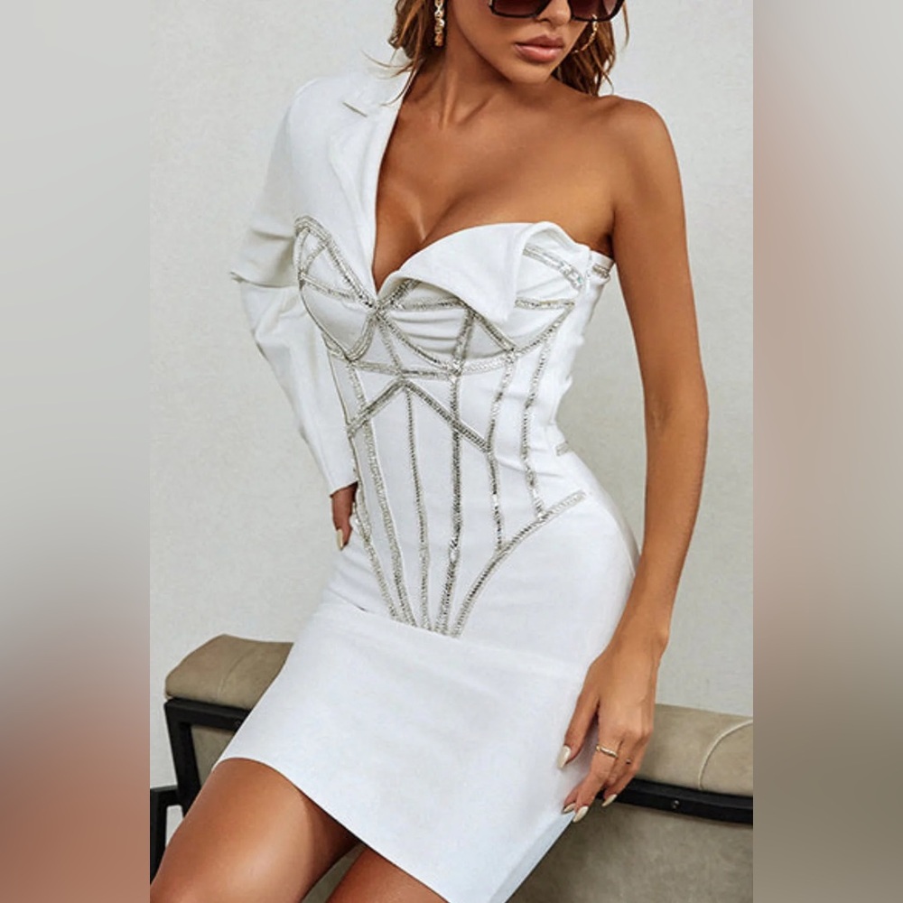 NWT, Private Label Runway Asymmetrical One Shoulder White Dress. - Picture 4 of 9